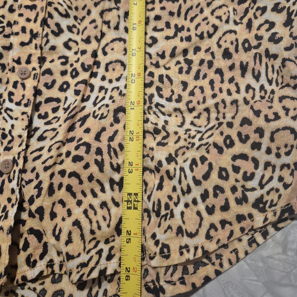 Cheetah print blouse - Picture 8 of 10